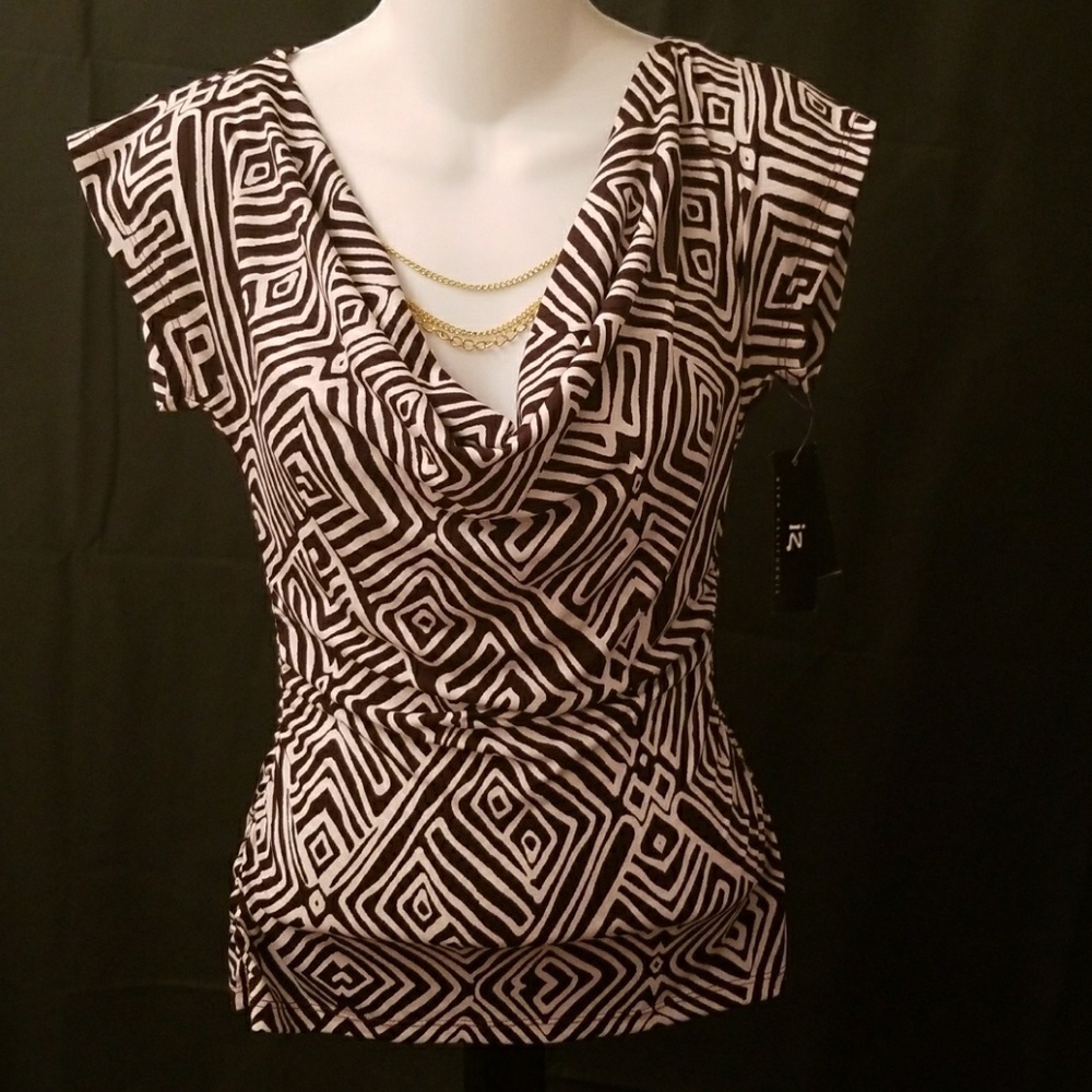NWT IZ Byer slouch neck blouse with necklace sz Sm